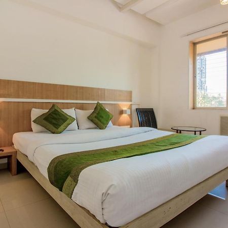 Treebo Trend Golden Nest Hotell Thane Eksteriør bilde