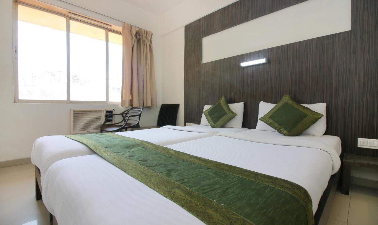 Treebo Trend Golden Nest Hotell Thane Eksteriør bilde