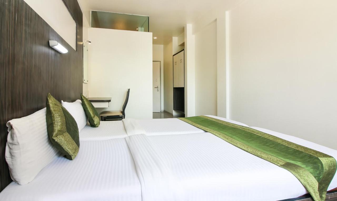 Treebo Trend Golden Nest Hotell Thane Eksteriør bilde