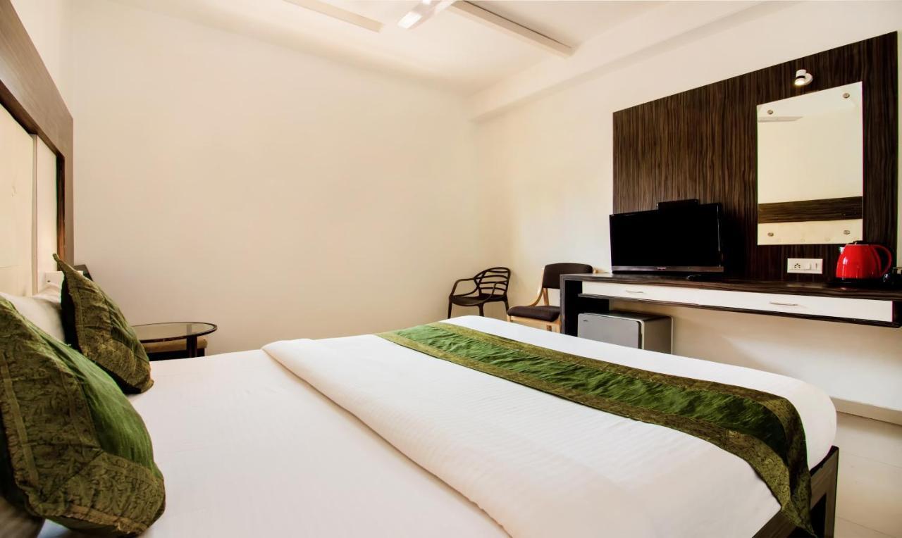 Treebo Trend Golden Nest Hotell Thane Eksteriør bilde