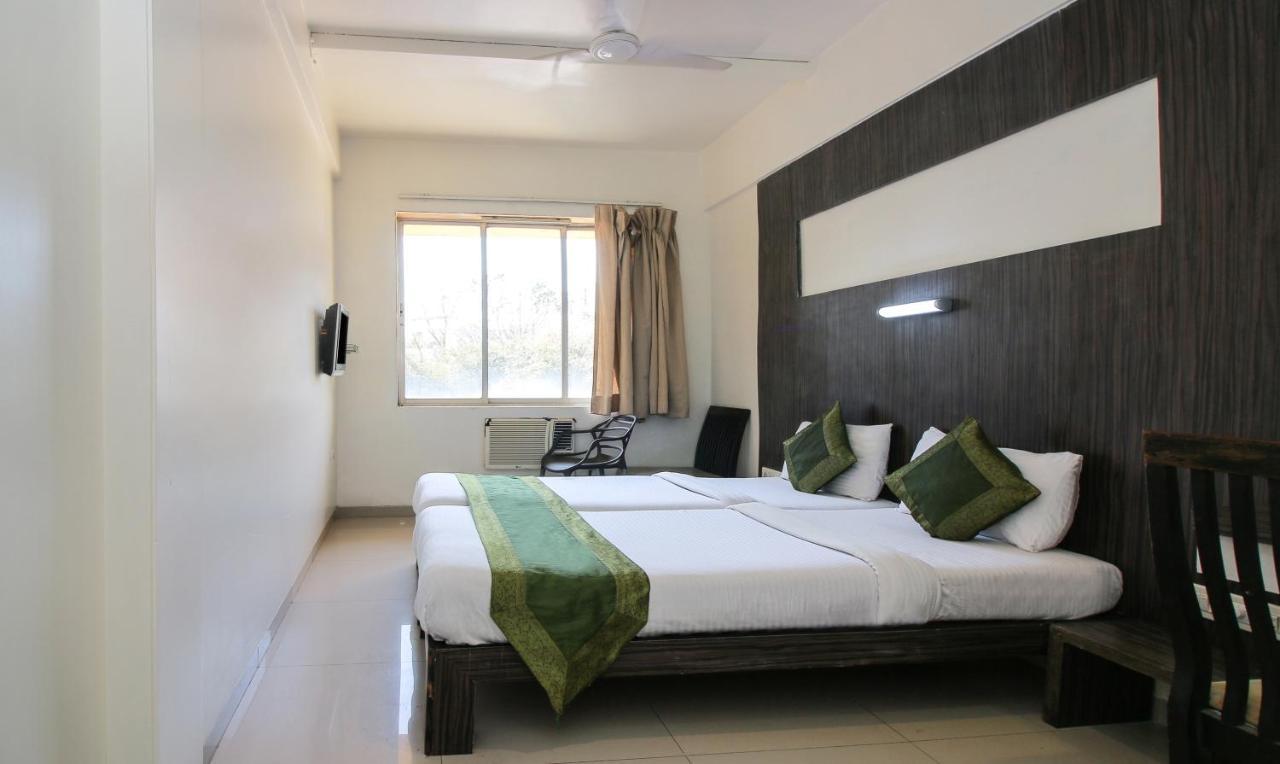 Treebo Trend Golden Nest Hotell Thane Eksteriør bilde
