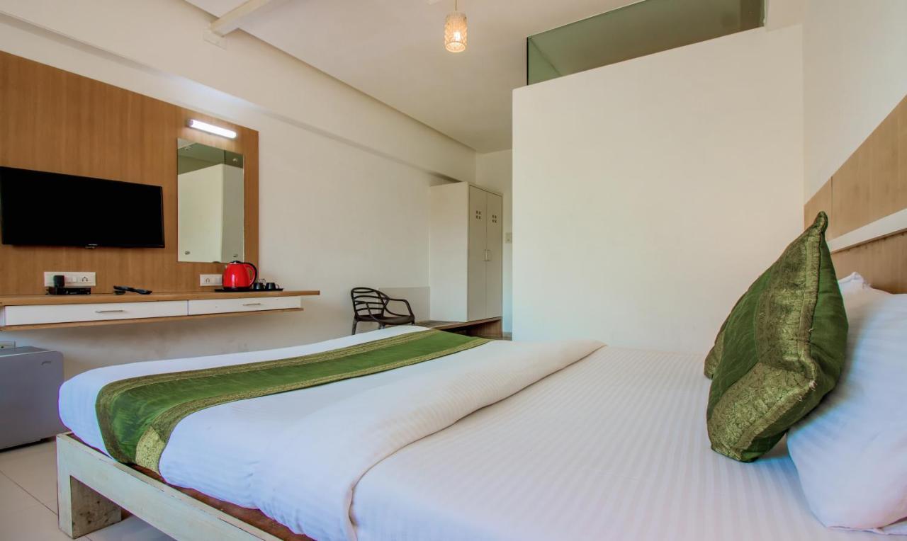 Treebo Trend Golden Nest Hotell Thane Eksteriør bilde