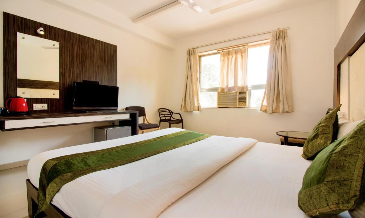 Treebo Trend Golden Nest Hotell Thane Eksteriør bilde